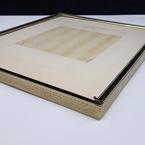 Vintage Gold-Tone Ornate Picture Frame With Red Velvet Backing Stand 8x10 - Picture 6 of 9